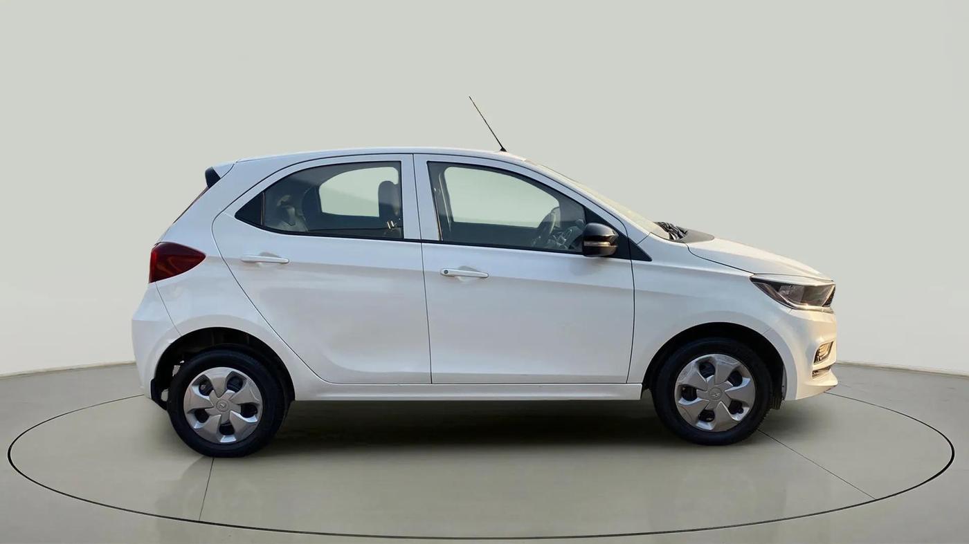 2022 Tata Tiago XT CNG, CNG, Manual, 27,857 km, Right Side View