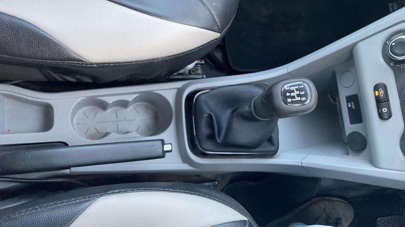 2022 Tata Tiago XT CNG, CNG, Manual, 27,857 km, Gear Lever
