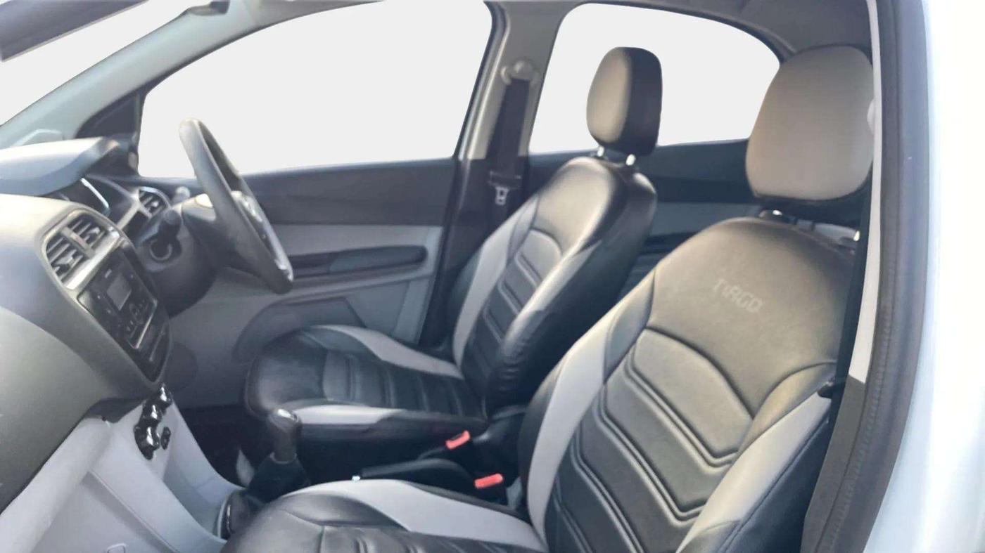 2022 Tata Tiago XT CNG, CNG, Manual, 27,857 km, Right Side Front Door Cabin
