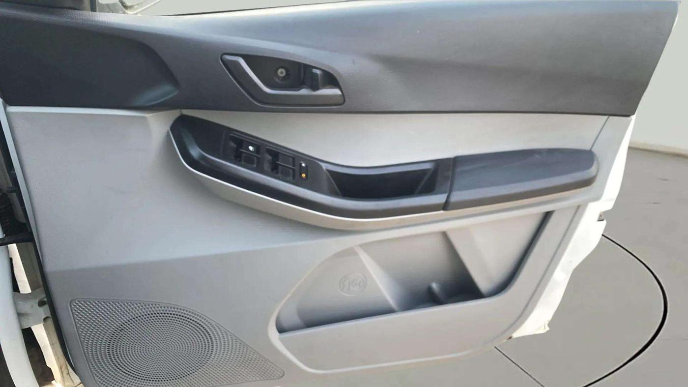 2022 Tata Tiago XT CNG, CNG, Manual, 27,857 km, Driver Side Door Panels Control
