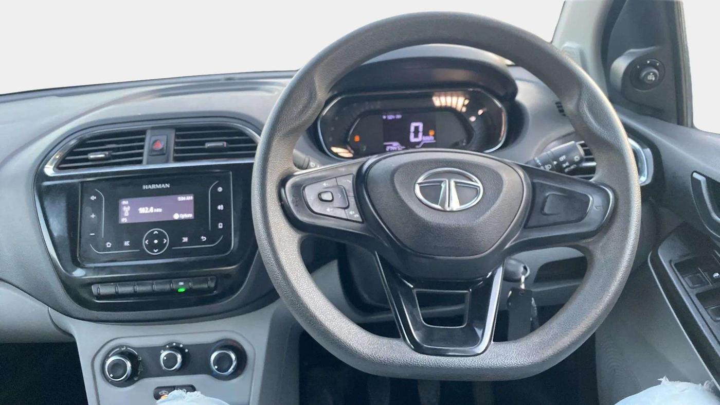 2022 Tata Tiago XT CNG, CNG, Manual, 27,857 km, Steering Wheel Close Up