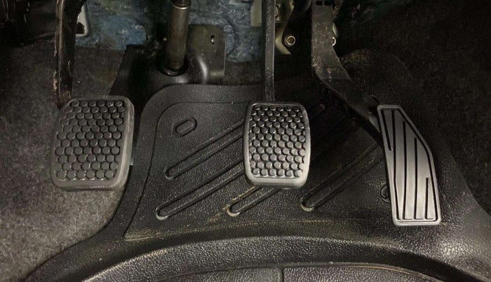 2017 Maruti Alto 800 VXI, Petrol, Manual, 25,349 km, Pedals