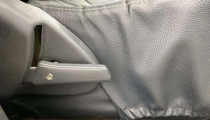 2017 Maruti Alto 800 VXI, Petrol, Manual, 25,349 km, Driver Side Adjustment Panel