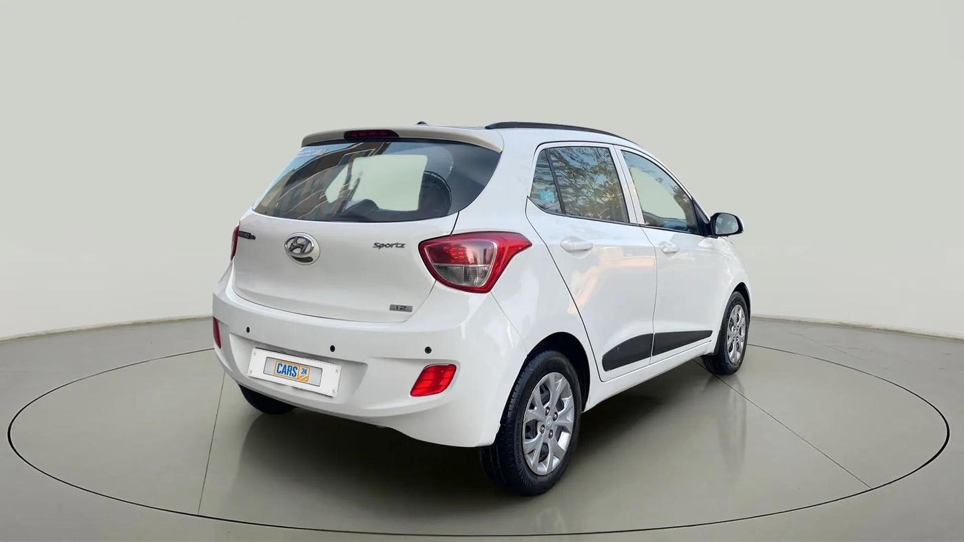 2016 Hyundai Grand i10 SPORTZ 1.2 KAPPA VTVT, Petrol, Manual, 75,791 km, Right Back Diagonal