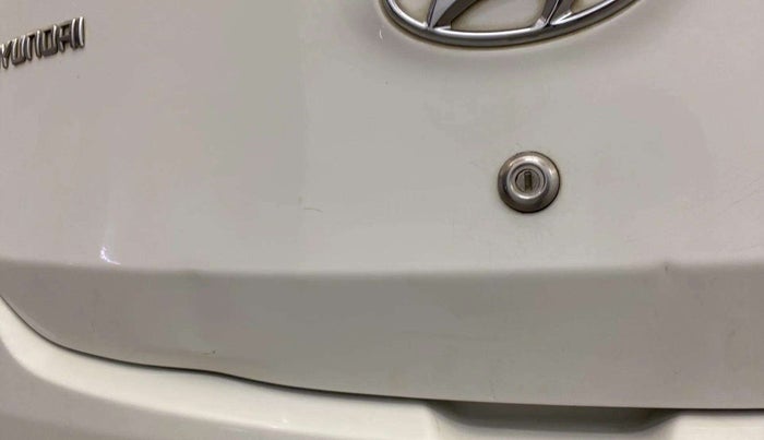 2015 Hyundai Eon D-LITE+, Petrol, Manual, 52,298 km, Dicky (Boot door) - Minor scratches