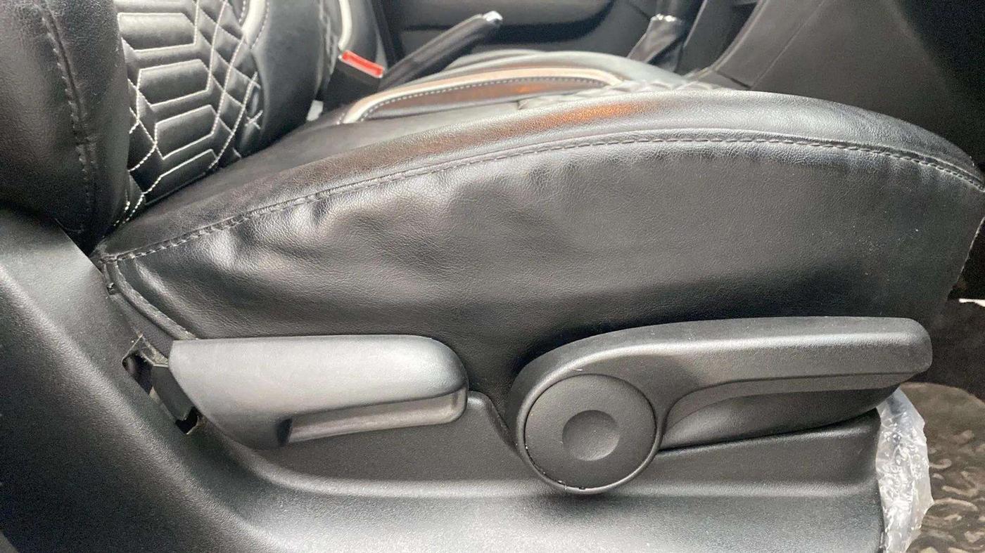 2022 Maruti Vitara Brezza ZXI PLUS AT SHVS, Petrol, Automatic, 12,190 km, Driver Side Adjustment Panel
