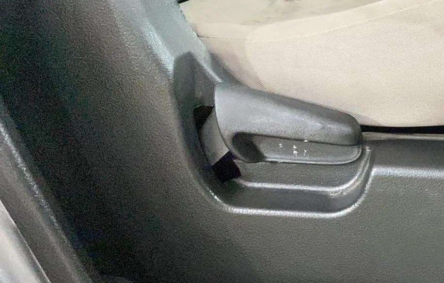 2016 Maruti Wagon R 1.0 VXI, Petrol, Manual, 24,627 km, Driver Side Adjustment Panel