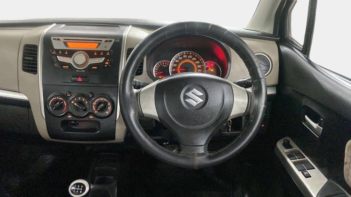 2016 Maruti Wagon R 1.0 VXI, Petrol, Manual, 24,627 km, Steering Wheel Close Up