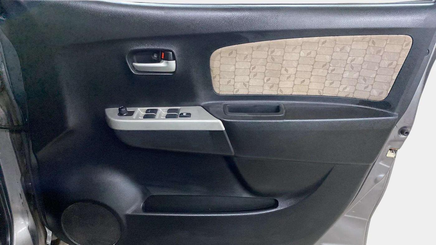 2016 Maruti Wagon R 1.0 VXI, Petrol, Manual, 24,627 km, Driver Side Door Panels Control