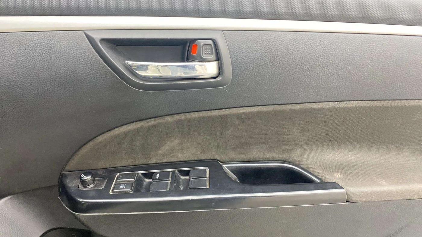2014 Maruti Swift ZDI, Diesel, Manual, 79,406 km, Driver Side Door Panels Control