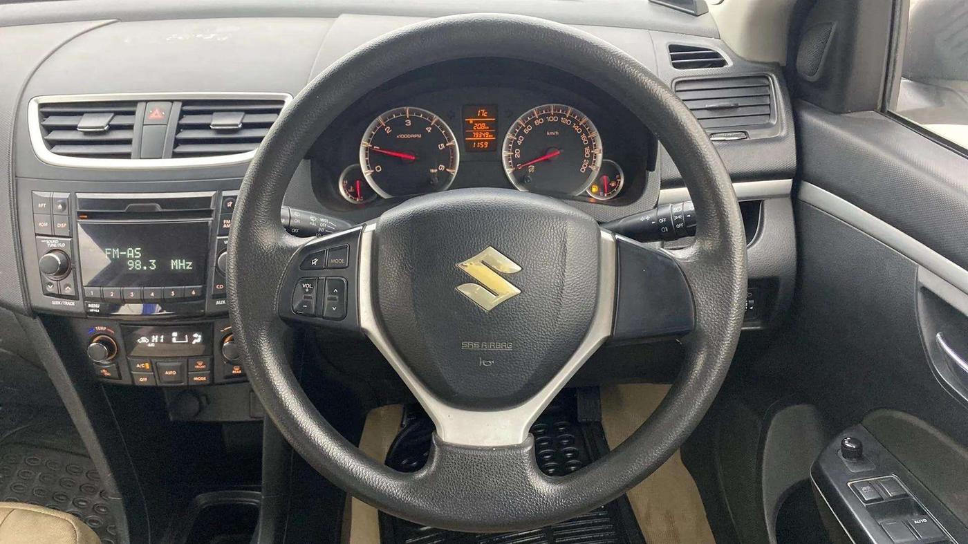 2014 Maruti Swift ZDI, Diesel, Manual, 79,406 km, Steering Wheel Close Up