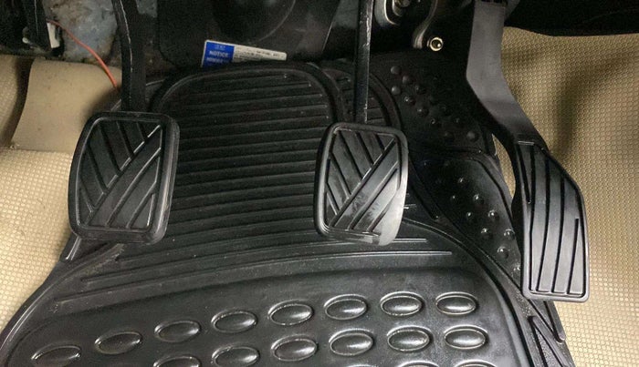 2014 Maruti Swift ZDI, Diesel, Manual, 79,406 km, Pedals