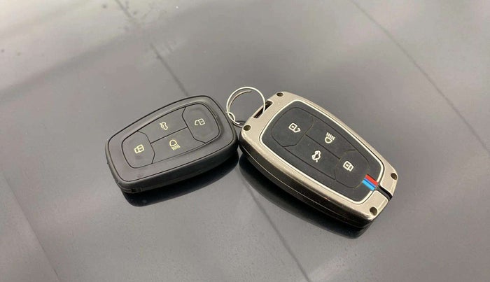 2021 Tata NEXON XZ PLUS PETROL DARK EDITION, Petrol, Manual, 40,489 km, Key Close Up
