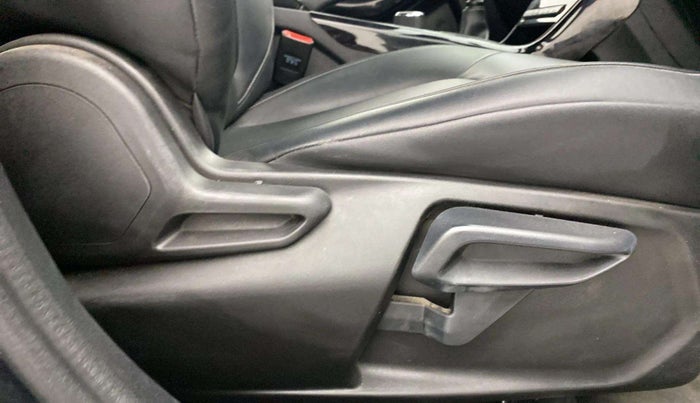 2021 Tata NEXON XZ PLUS PETROL DARK EDITION, Petrol, Manual, 40,489 km, Driver Side Adjustment Panel