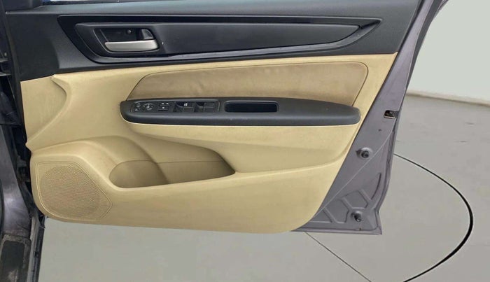 2018 Honda Amaze 1.2L I-VTEC S, CNG, Manual, 48,519 km, Driver Side Door Panels Control