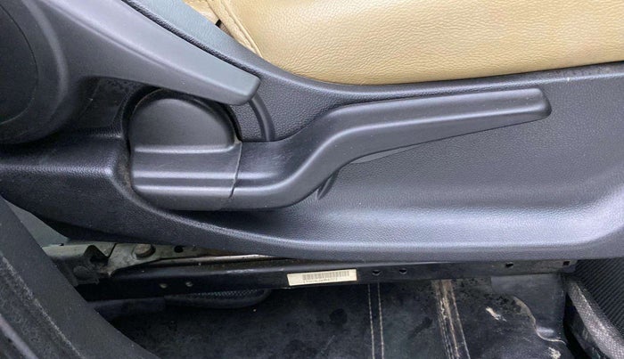 2018 Honda Amaze 1.2L I-VTEC S, CNG, Manual, 48,519 km, Driver Side Adjustment Panel