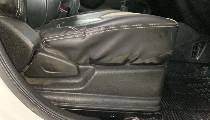 2023 Renault Kwid RXL 1.0 (O), Petrol, Manual, 11,870 km, Driver Side Adjustment Panel