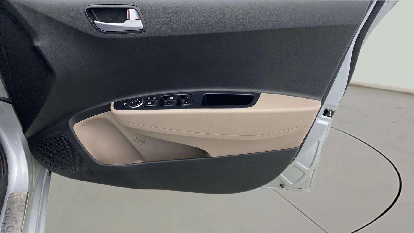 2019 Hyundai Grand i10 SPORTZ 1.2 KAPPA VTVT, Petrol, Manual, 43,463 km, Driver Side Door Panels Control