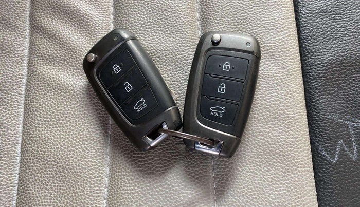 2018 Hyundai Verna 1.4 EX PETROL, Petrol, Manual, 60,009 km, Key Close Up