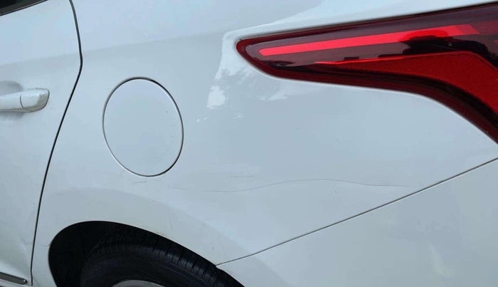 2018 Hyundai Verna 1.4 EX PETROL, Petrol, Manual, 60,009 km, Left quarter panel - Minor scratches