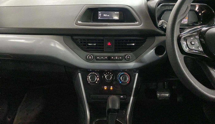 2022 Tata NEXON XMA SUNROOF PETROL, Petrol, Automatic, 28,429 km, Air Conditioner