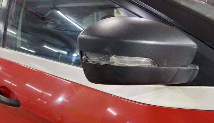 2022 Tata NEXON XMA SUNROOF PETROL, Petrol, Automatic, 28,429 km, Right rear-view mirror - Indicator light has minor damage