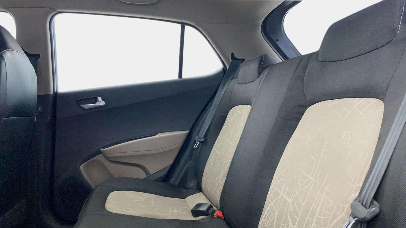 2017 Hyundai Grand i10 SPORTZ (O) 1.2 KAPPA VTVT, Petrol, Manual, 68,483 km, Right Side Rear Door Cabin