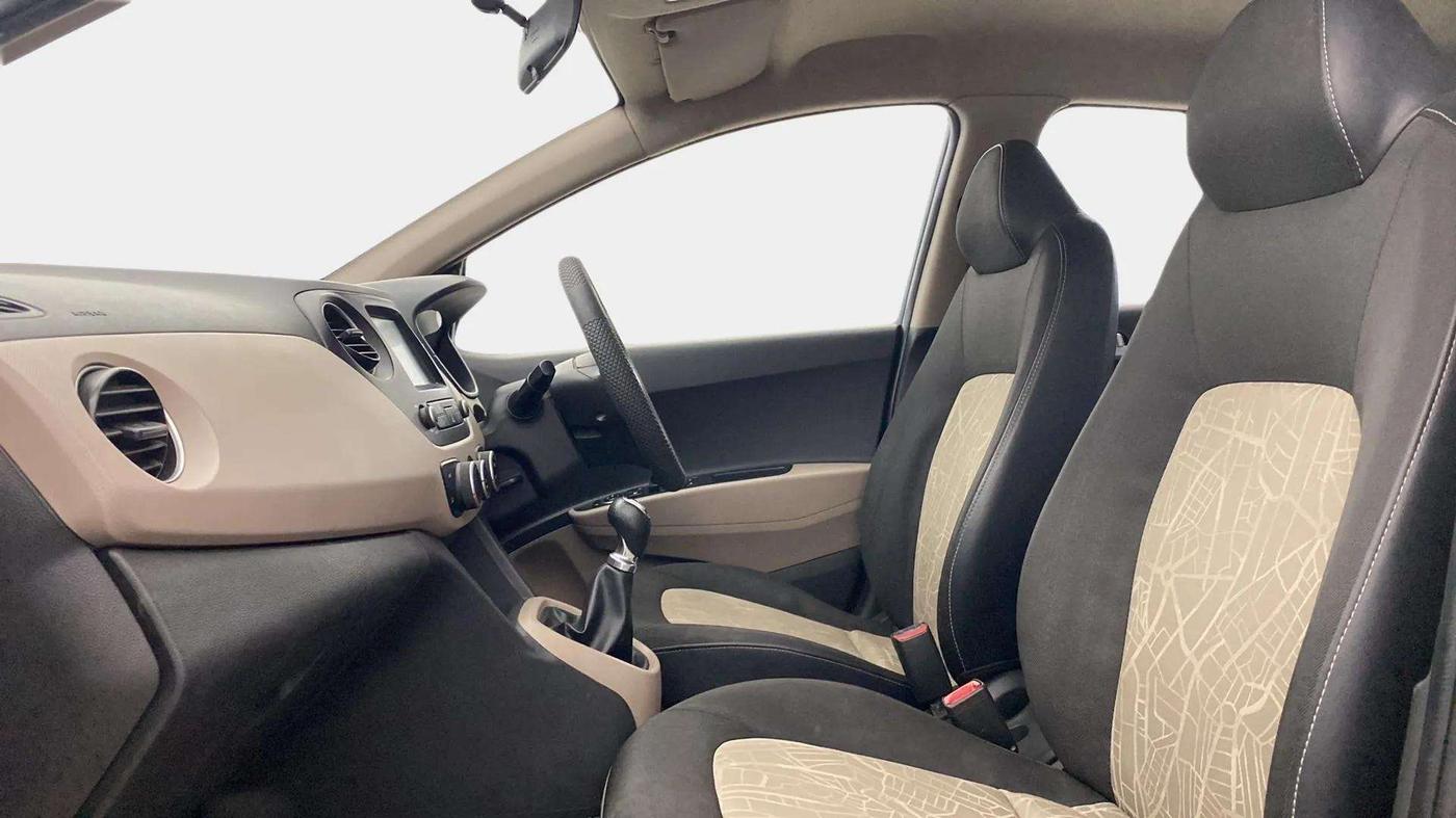 2017 Hyundai Grand i10 SPORTZ (O) 1.2 KAPPA VTVT, Petrol, Manual, 68,483 km, Right Side Front Door Cabin