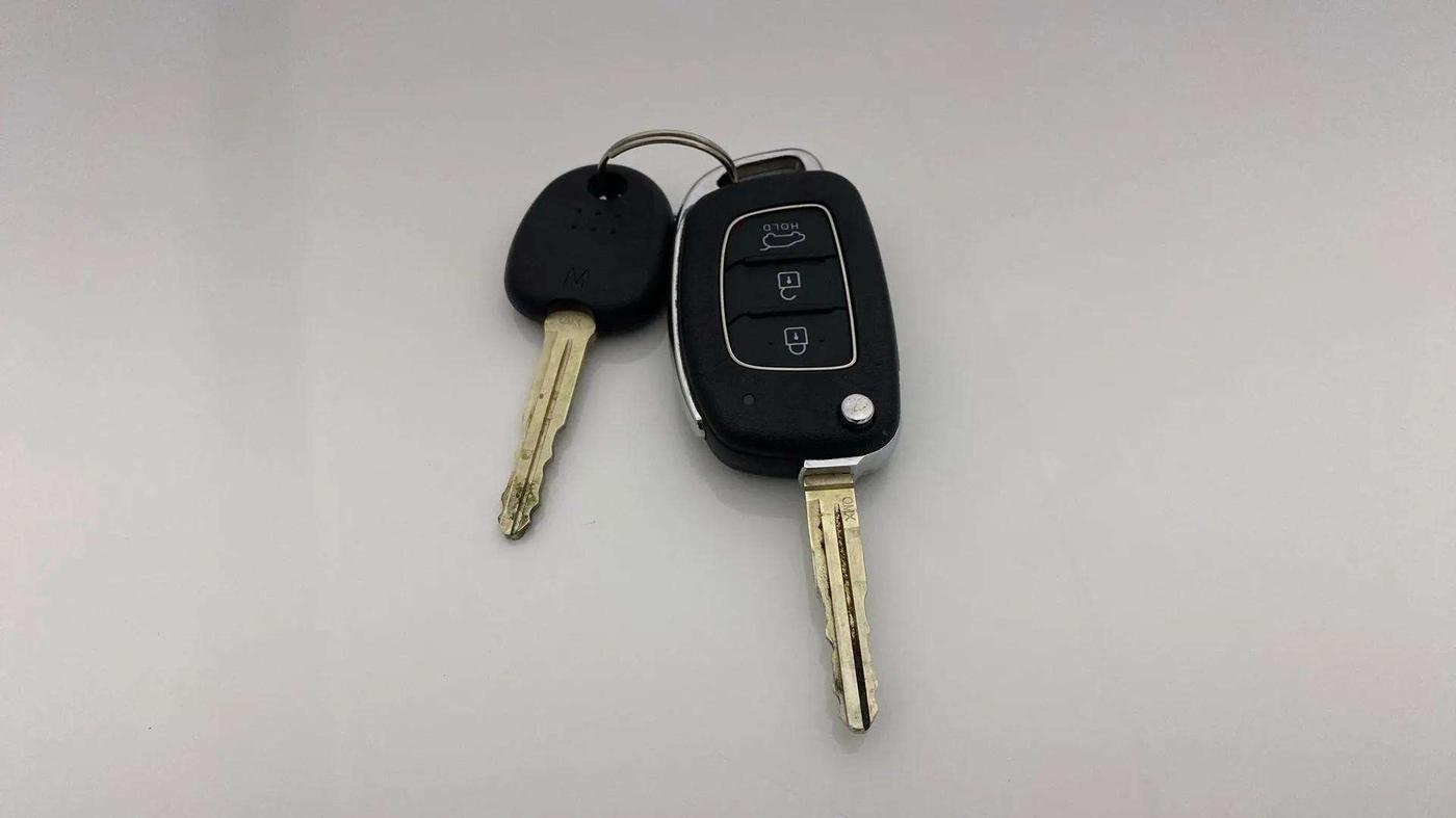 2023 Hyundai VENUE S (O) 1.2 KNIGHT EDITION, Petrol, Manual, 18,234 km, Key Close Up