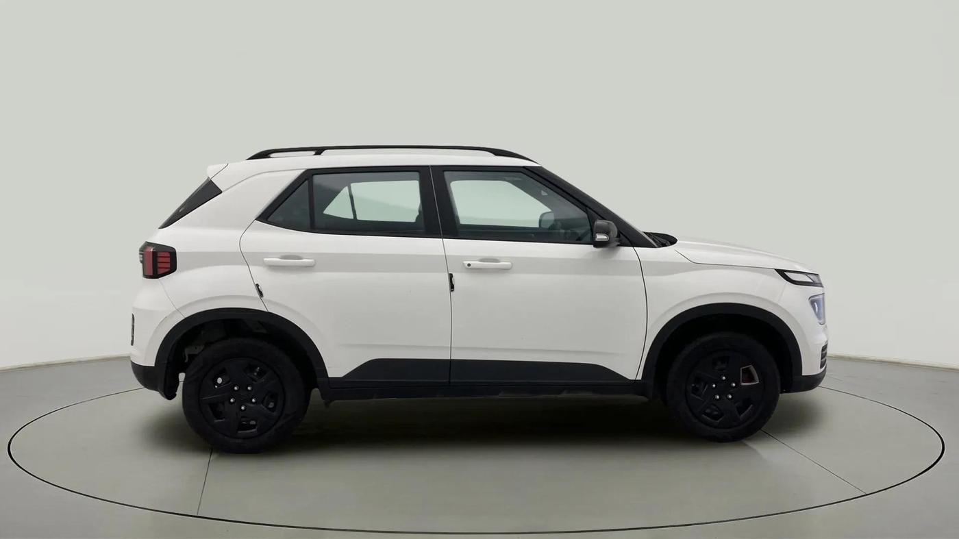 2023 Hyundai VENUE S (O) 1.2 KNIGHT EDITION, Petrol, Manual, 18,234 km, Right Side View