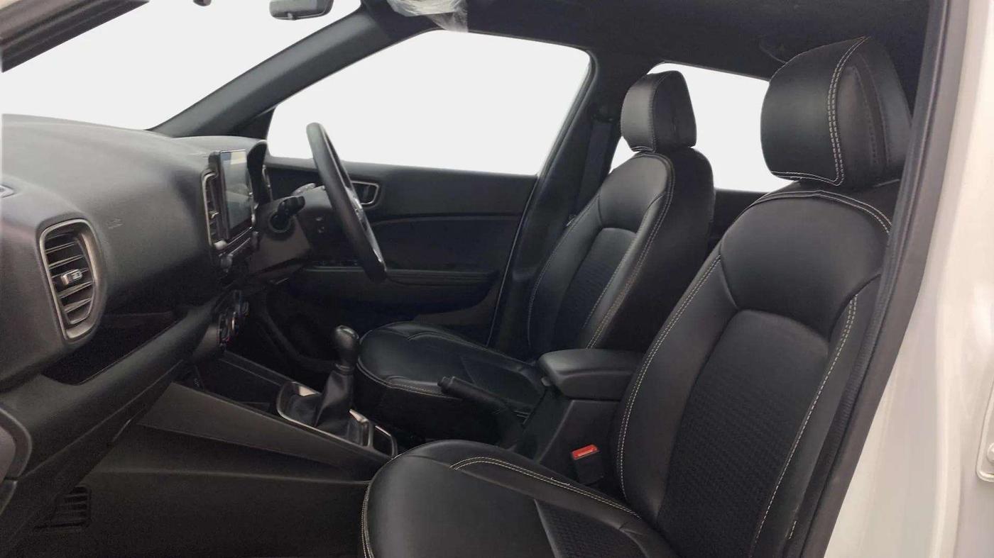 2023 Hyundai VENUE S (O) 1.2 KNIGHT EDITION, Petrol, Manual, 18,234 km, Right Side Front Door Cabin