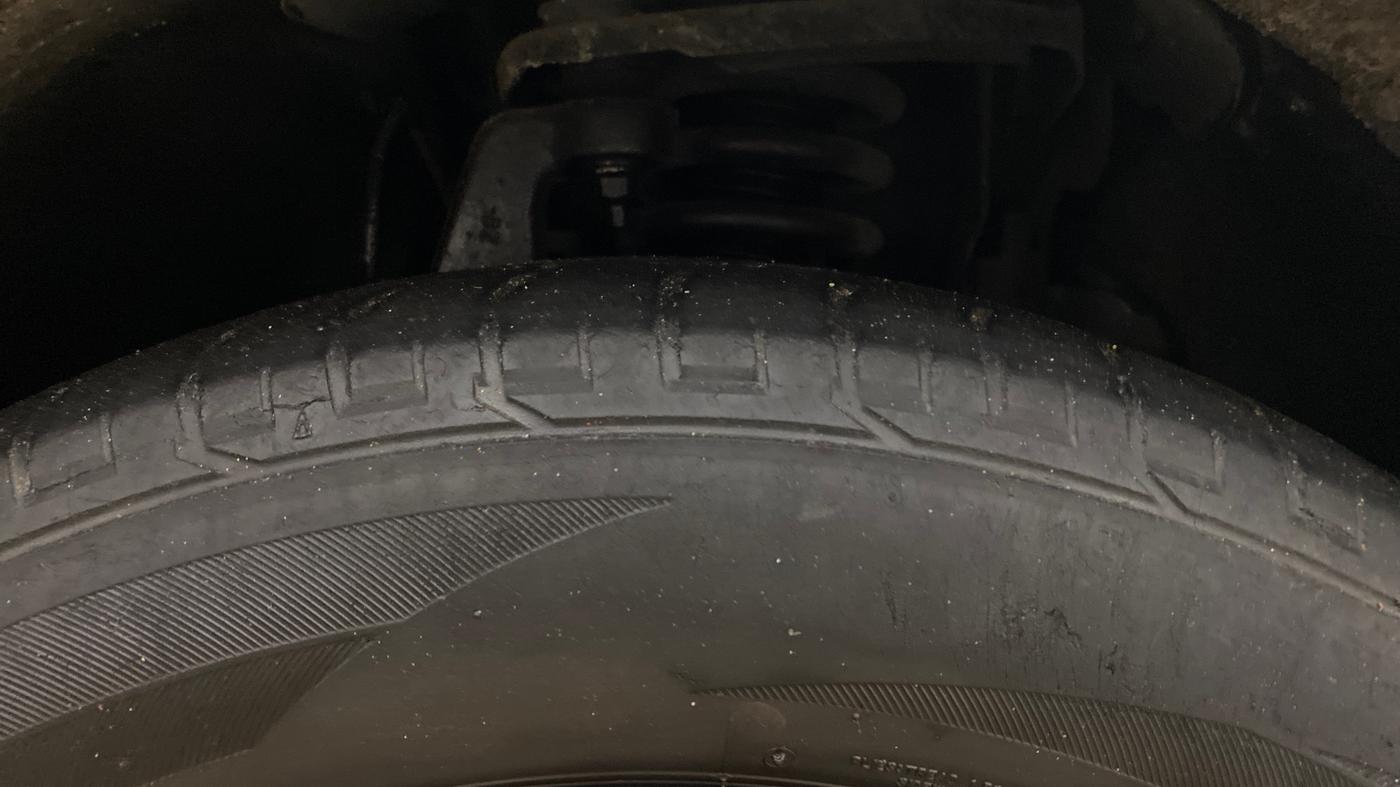 2018 Mahindra MARAZZO M8 7 STR, Diesel, Manual, 30,925 km, Right Front Tyre Tread