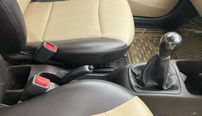 2016 Hyundai Eon ERA +, Petrol, Manual, 12,197 km, Gear Lever