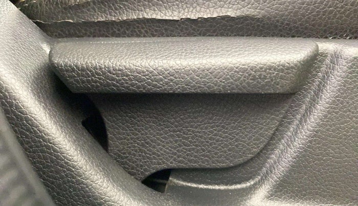 2016 Hyundai Eon ERA +, Petrol, Manual, 12,197 km, Driver Side Adjustment Panel