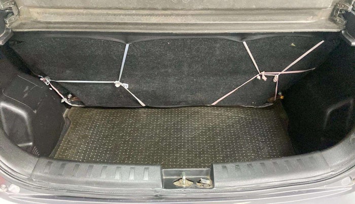 2013 Maruti Swift VXI, Petrol, Manual, 66,860 km, Boot Inside