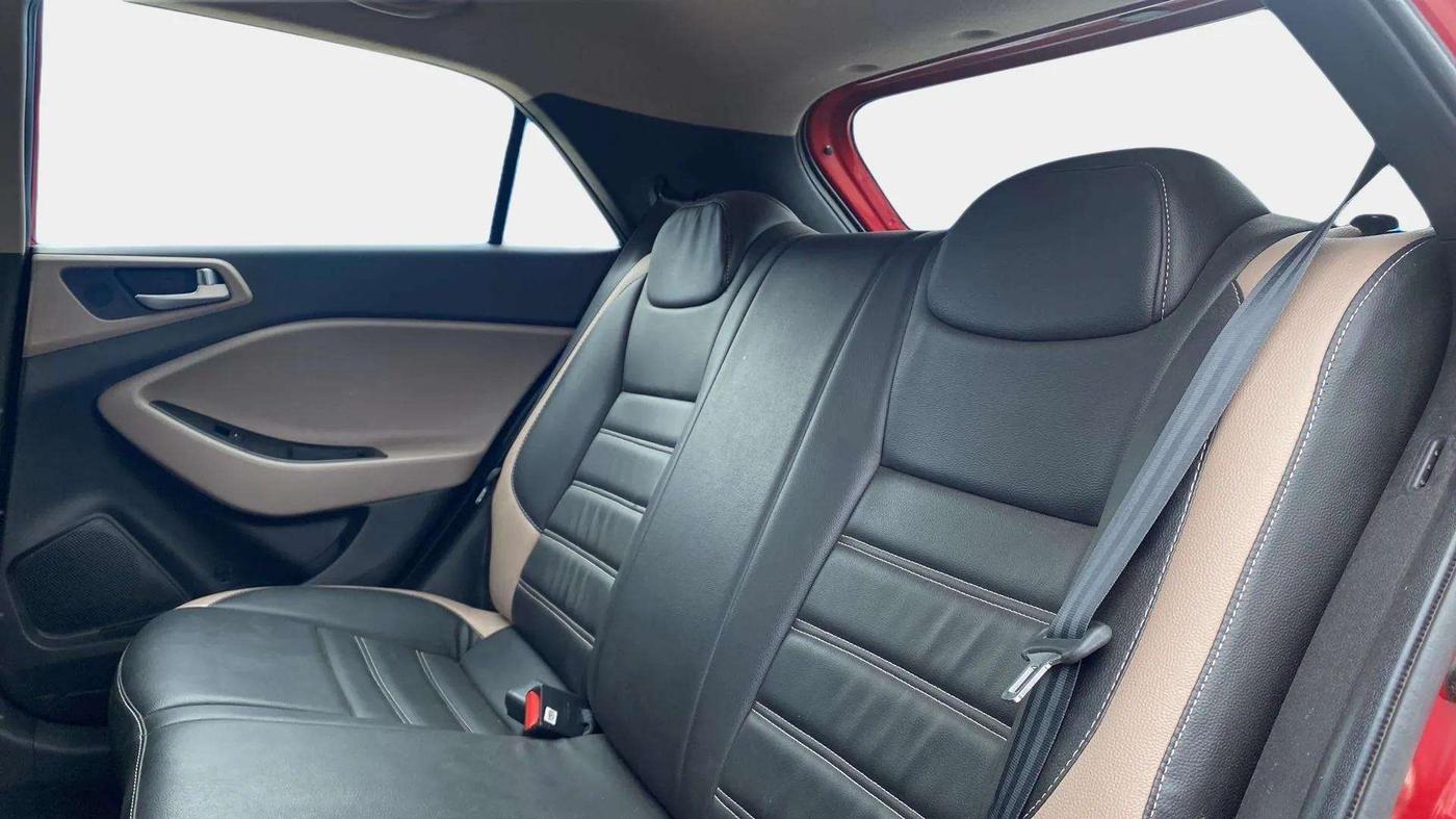 2020 Hyundai Elite i20 SPORTZ PLUS 1.2, Petrol, Manual, 12,746 km, Right Side Rear Door Cabin