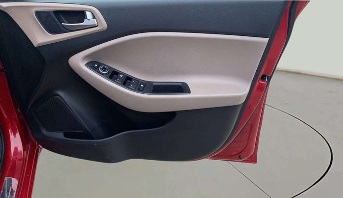 2020 Hyundai Elite i20 SPORTZ PLUS 1.2, Petrol, Manual, 12,746 km, Driver Side Door Panels Control
