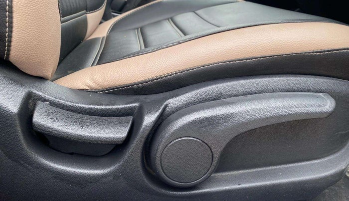 2020 Hyundai Elite i20 SPORTZ PLUS 1.2, Petrol, Manual, 12,746 km, Driver Side Adjustment Panel