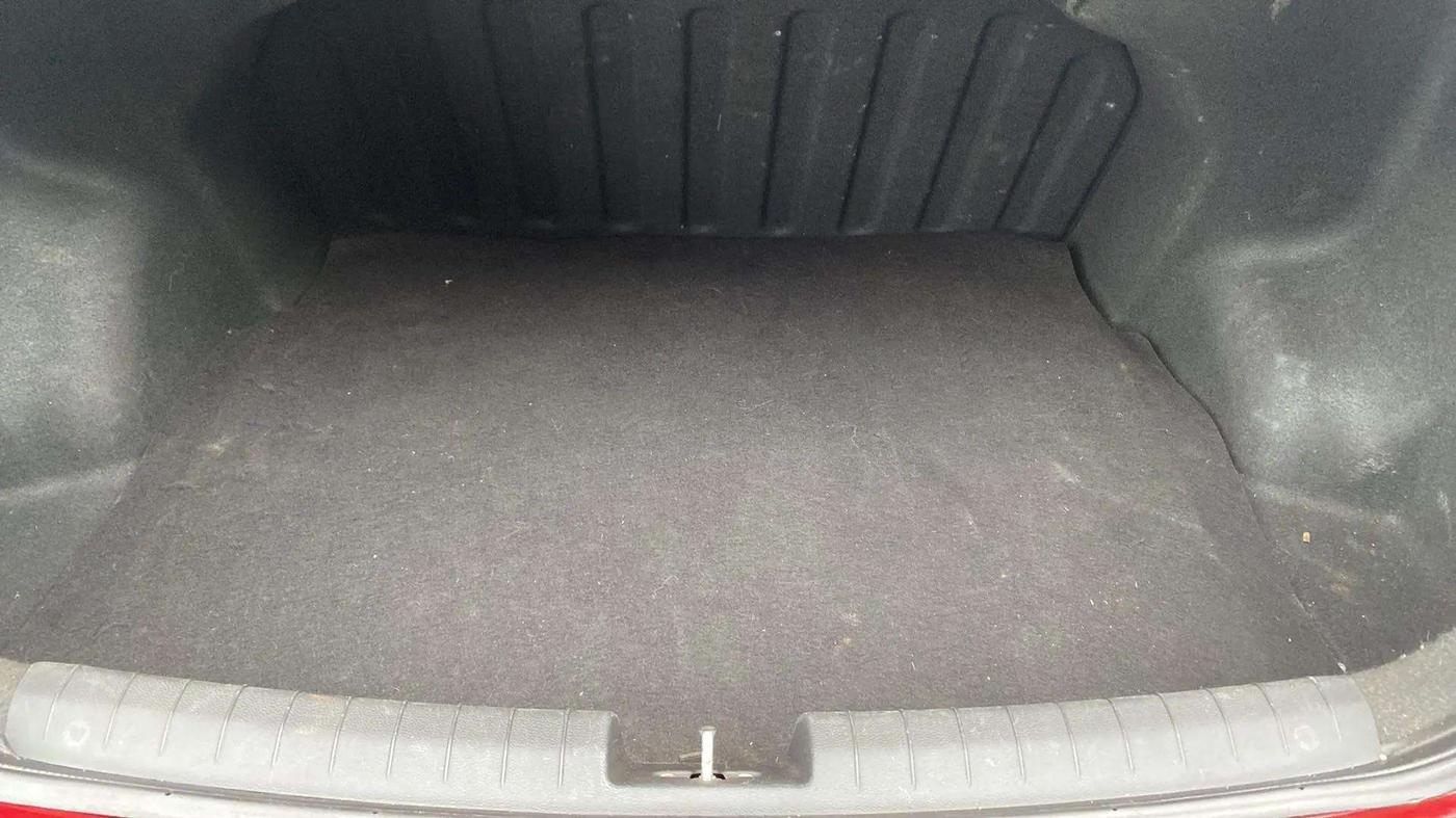 2015 Hyundai Xcent SX 1.2, CNG, Manual, 65,933 km, Boot Inside