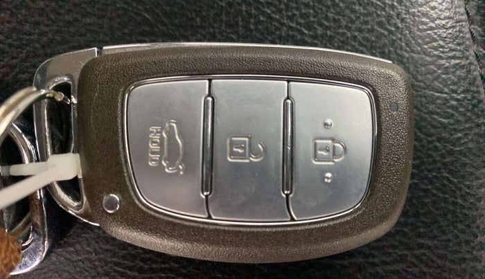 2019 Hyundai Grand i10 ASTA 1.2 KAPPA VTVT, Petrol, Manual, 27,150 km, Key Close Up