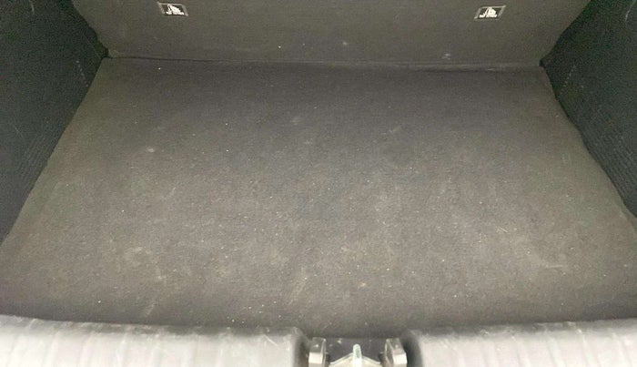 2023 KIA SONET HTK 1.2 PETROL MT, Petrol, Manual, 24,624 km, Dicky (Boot door) - Tool missing