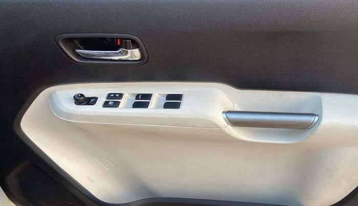 2020 Maruti IGNIS ALPHA 1.2, Petrol, Manual, 60,856 km, Driver Side Door Panels Control
