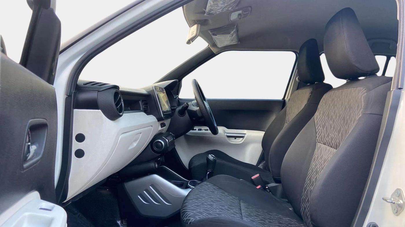 2020 Maruti IGNIS ALPHA 1.2, Petrol, Manual, 60,856 km, Right Side Front Door Cabin