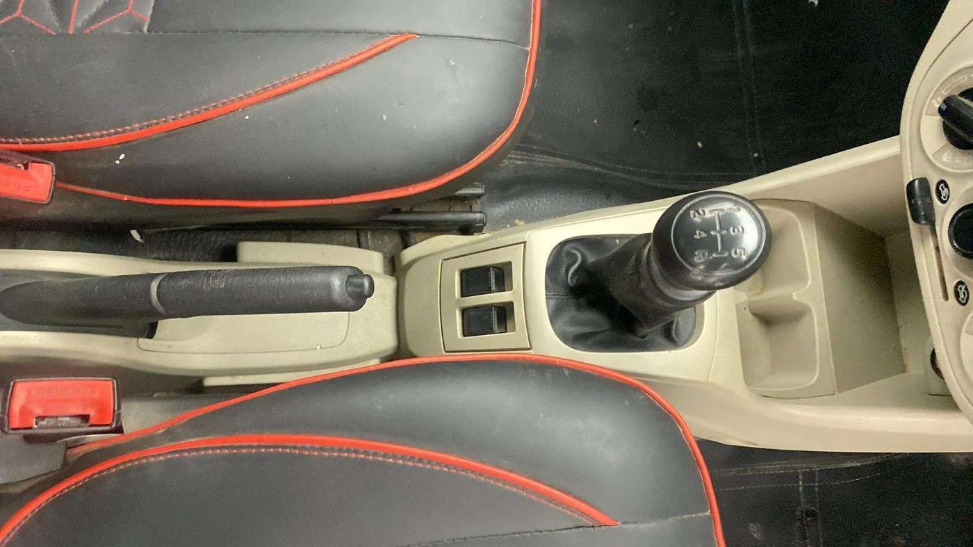 2019 Maruti Alto LXI, CNG, Manual, 90,221 km, Gear Lever