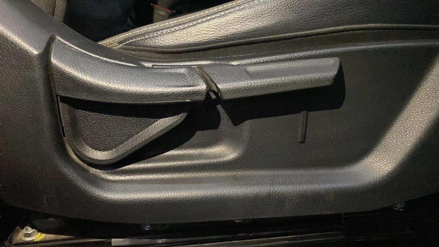 2023 KIA SONET HTK PLUS 1.0 IMT, Petrol, Manual, 13,059 km, Driver Side Adjustment Panel