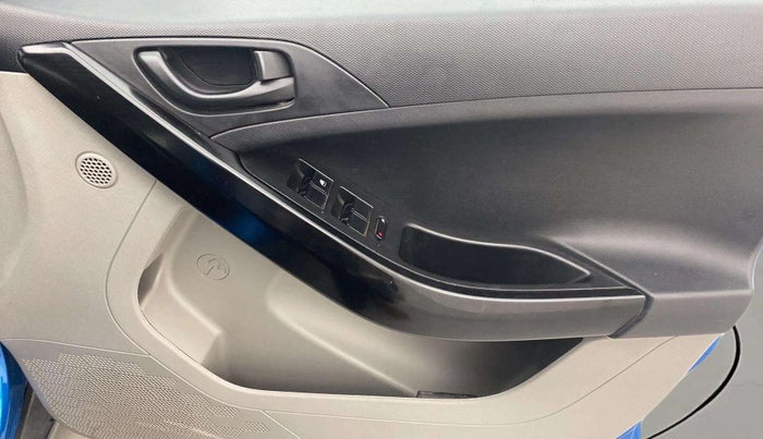 2018 Tata NEXON XMA PETROL, Petrol, Automatic, 36,547 km, Driver Side Door Panels Control