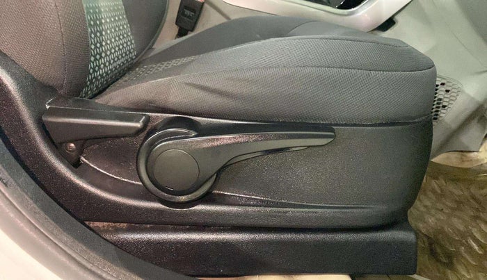 2018 Tata NEXON XZ PLUS DIESEL, Diesel, Manual, 61,365 km, Driver Side Adjustment Panel
