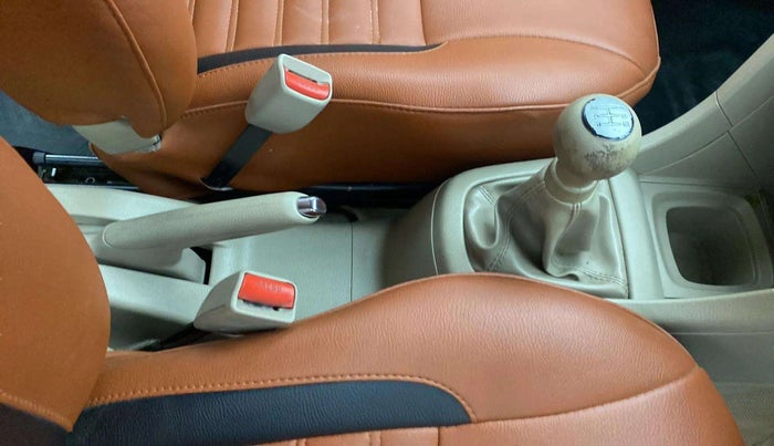 2017 Maruti Ertiga ZXI, Petrol, Manual, 98,669 km, Gear Lever