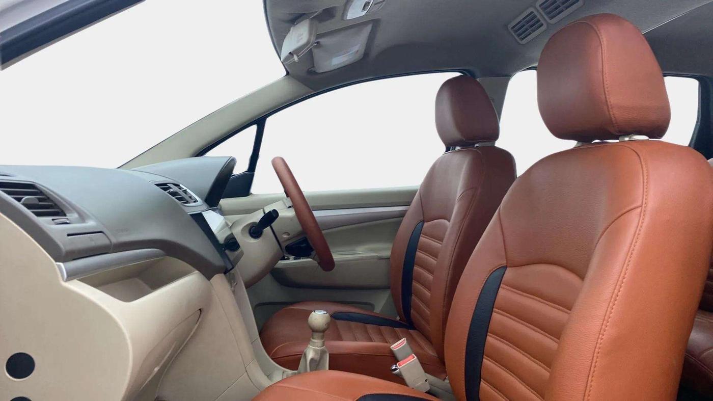 2017 Maruti Ertiga ZXI, Petrol, Manual, 98,669 km, Right Side Front Door Cabin