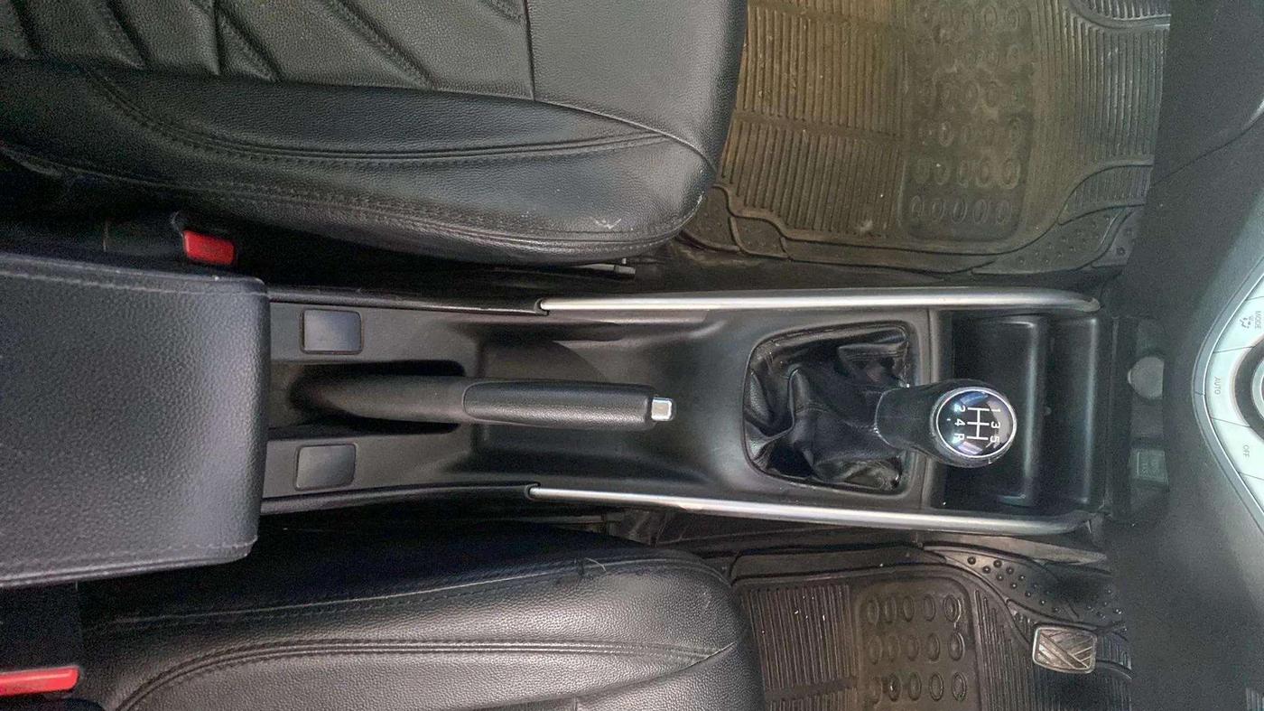 2017 Maruti Baleno ZETA PETROL 1.2, CNG, Manual, 76,511 km, Gear Lever